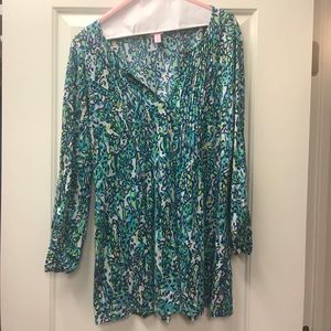 Soft! Great print Lilly top!